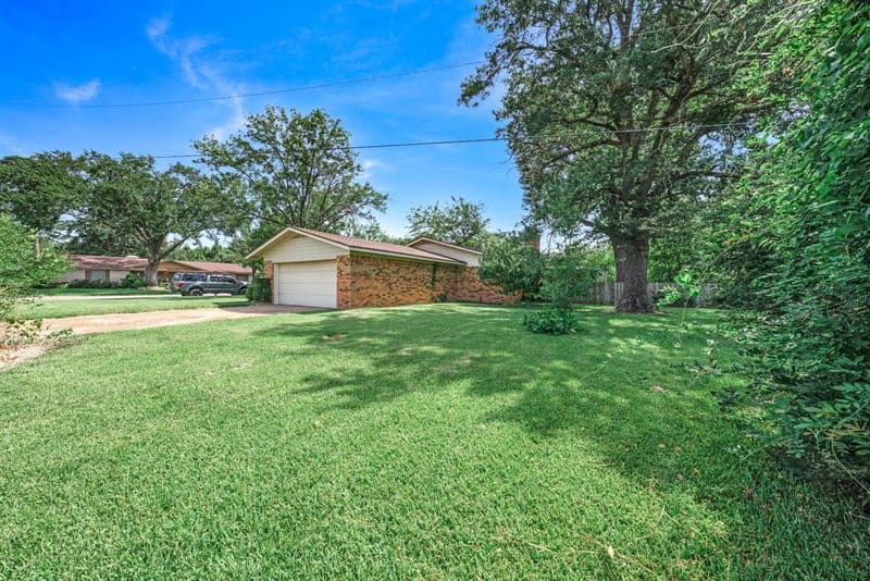 300 Merrell Drive, Sulphur Springs TX 75482 - Photo 3