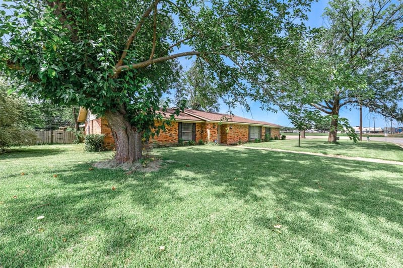 300 Merrell Drive, Sulphur Springs TX 75482