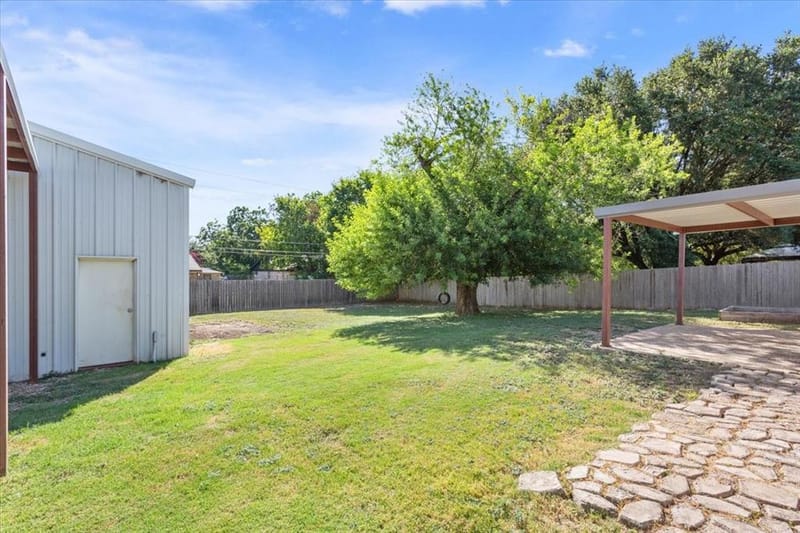 332 Bowie Lane, Hewitt TX 76643 - Photo 12