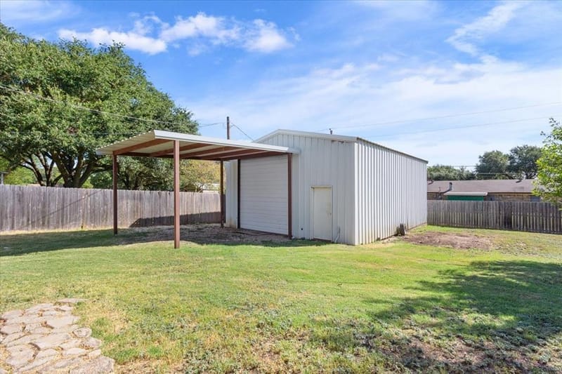 332 Bowie Lane, Hewitt TX 76643 - Photo 3