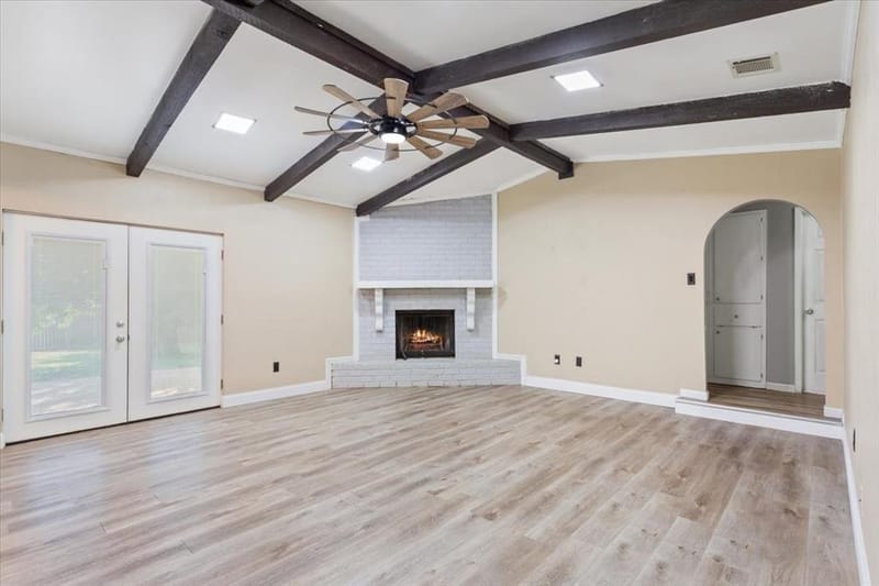 332 Bowie Lane, Hewitt TX 76643 - Photo 4