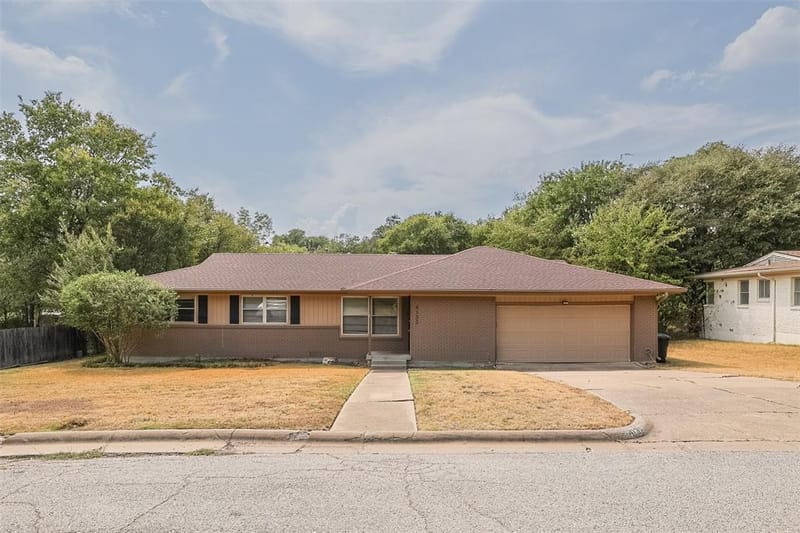 4132 Middlebrook Road, Fort Worth TX 76116 - Photo 2