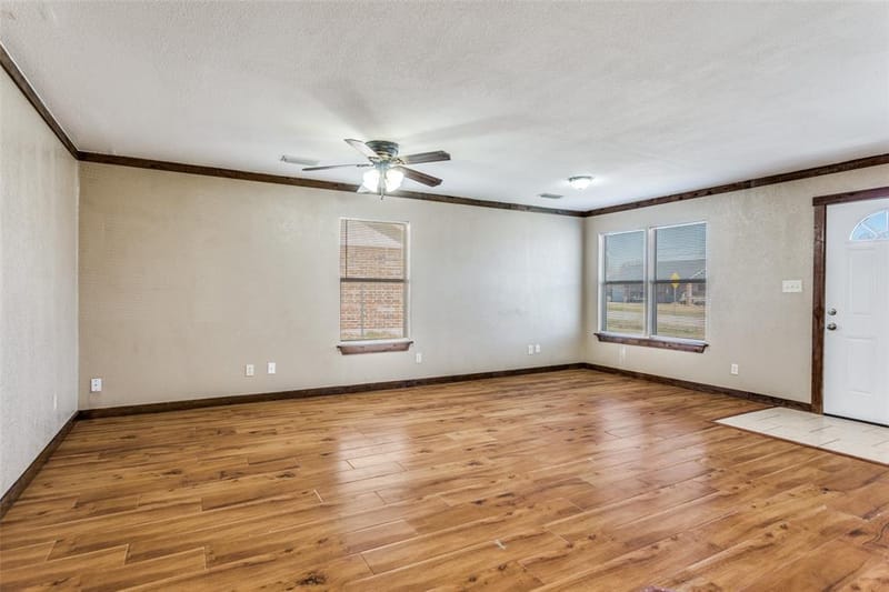 401 Ashwood Street, Azle TX 76020 - Photo 6