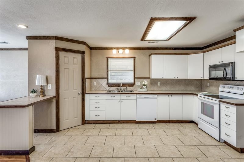 401 Ashwood Street, Azle TX 76020 - Photo 10