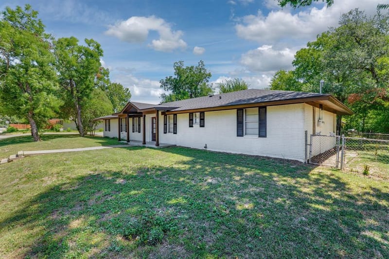 3000 Old Robinson Road, Waco TX 76706 - Photo 2