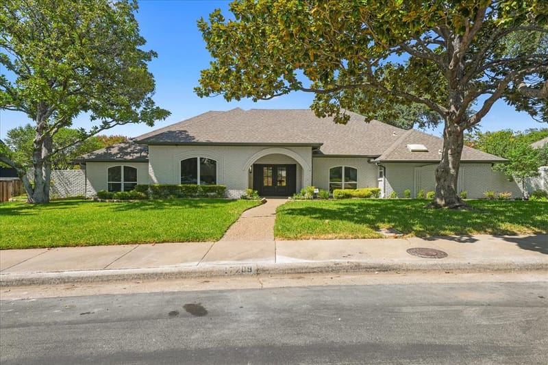 17209 Graystone Drive, Dallas TX 75248 - Photo 2