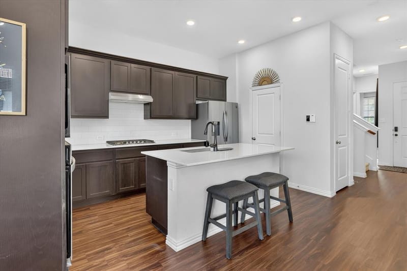 243 Woodson Street, Irving TX 75063 - Photo 6