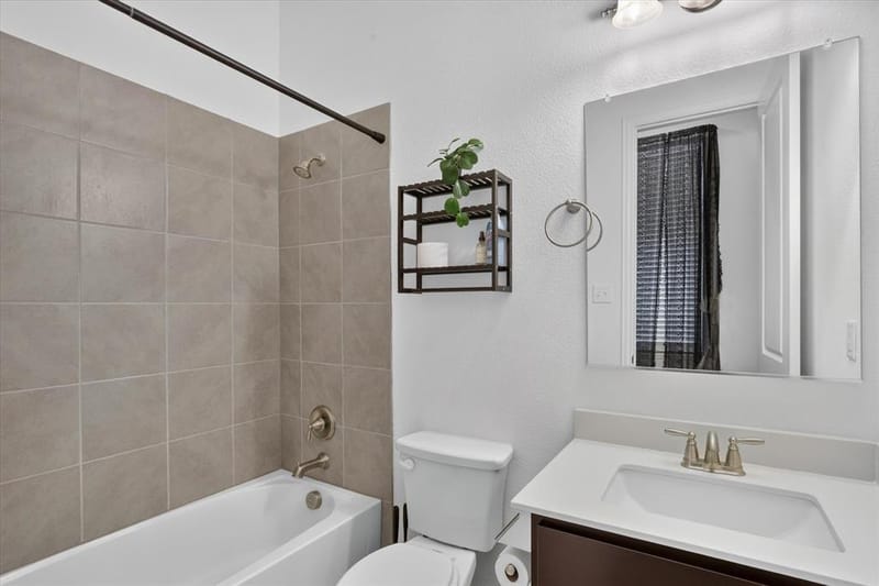 243 Woodson Street, Irving TX 75063 - Photo 17
