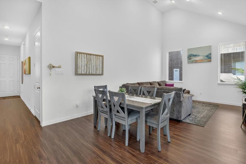 243 Woodson Street, Irving TX 75063 - Photo 7