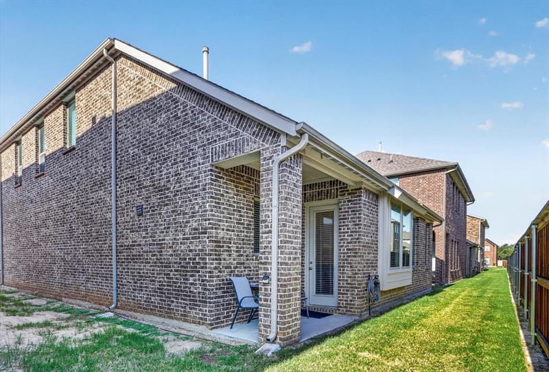 243 Woodson Street, Irving TX 75063 - Photo 20