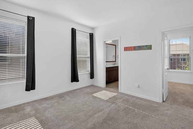 243 Woodson Street, Irving TX 75063 - Photo 9