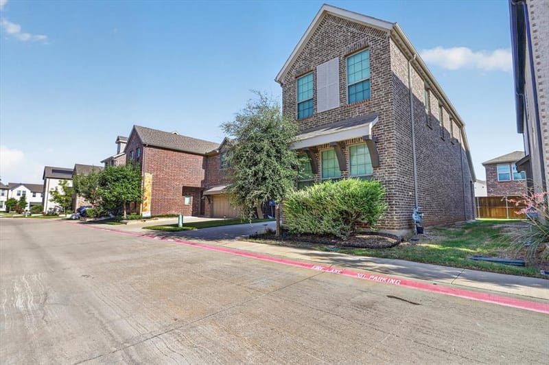 243 Woodson Street, Irving TX 75063 - Photo 25