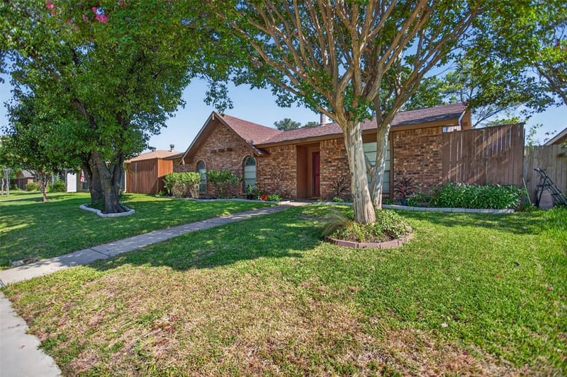 9009 Willowbrook Drive, Rowlett TX 75088