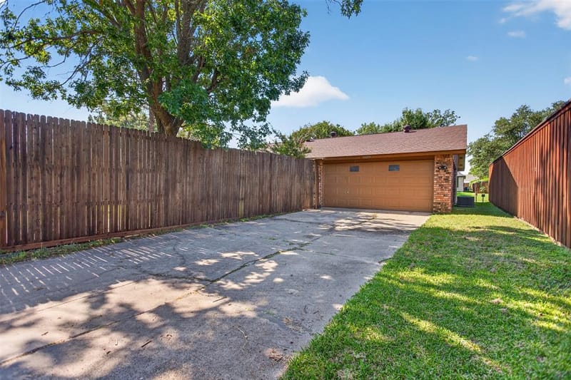9009 Willowbrook Drive, Rowlett TX 75088 - Photo 15