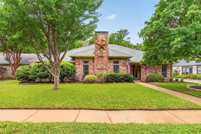 2932 S Creekwood Drive, Grapevine TX 76051