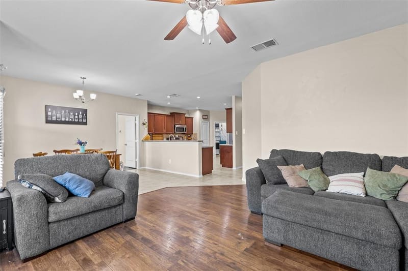 404 Marquette Drive, Van Alstyne TX 75495 - Photo 6