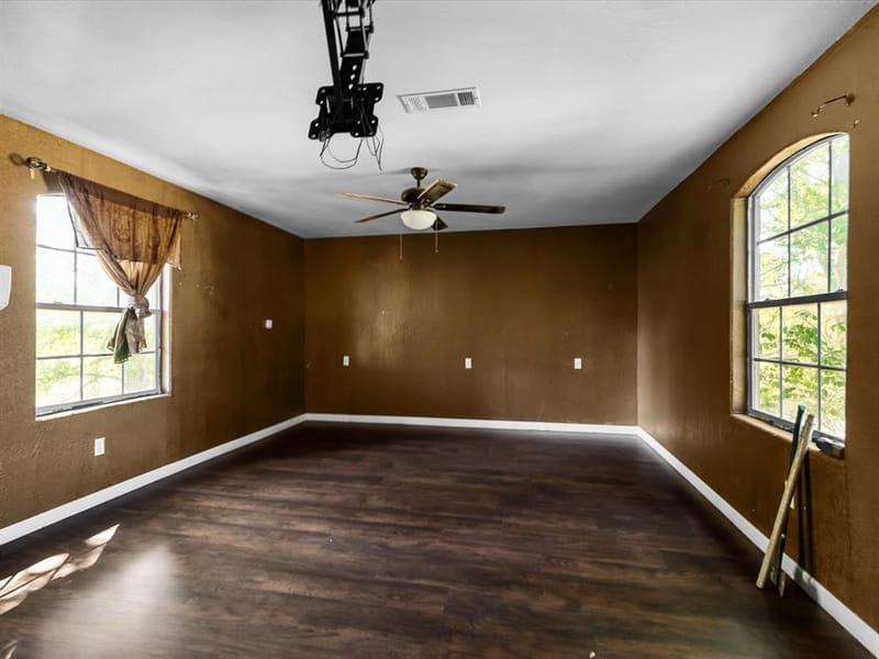 1829 W Lake Shore Drive, Alvarado TX 76009 - Photo 12