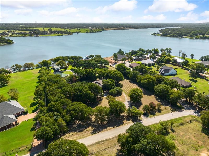1829 W Lake Shore Drive, Alvarado TX 76009