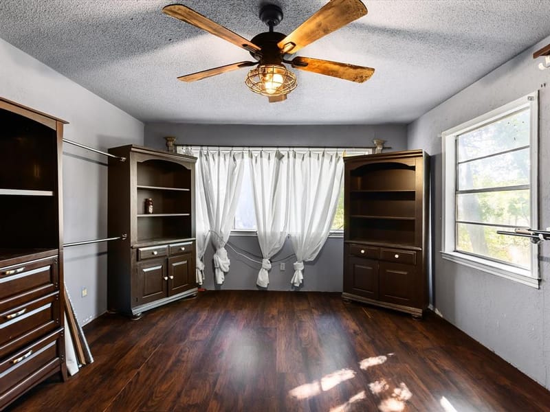 1829 W Lake Shore Drive, Alvarado TX 76009 - Photo 11