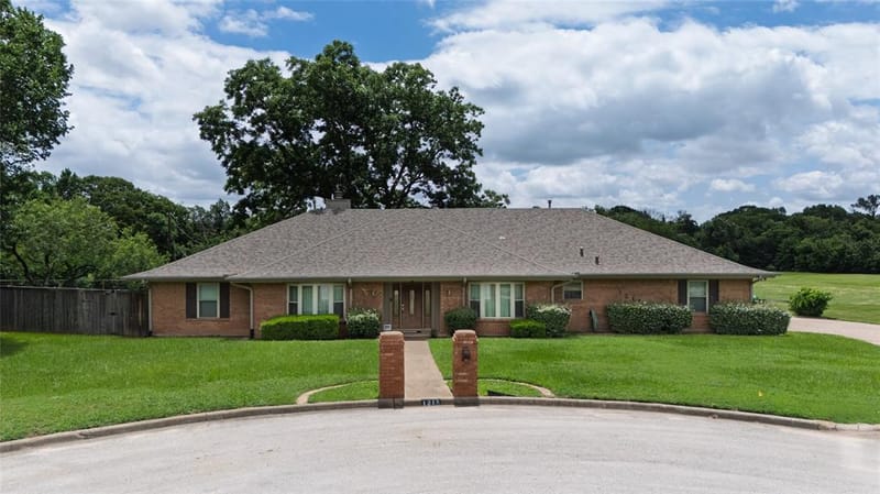 1215 Oakwood Trail, Southlake TX 76092