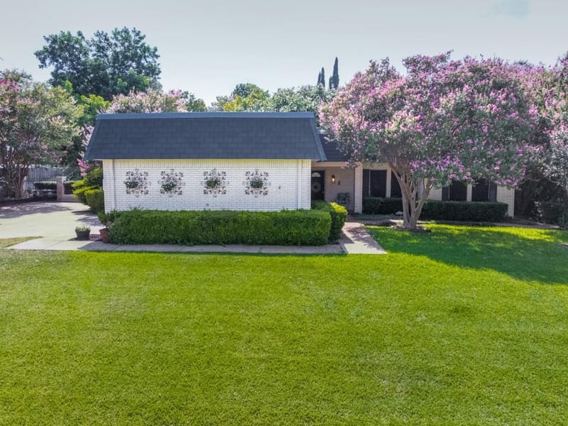 6 Crosslands Road, Benbrook TX 76132