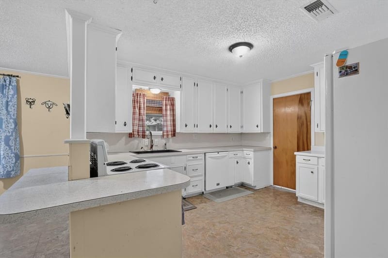2356 Ballycastle Drive, Dallas TX 75228 - Photo 12