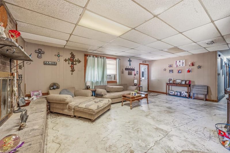 609 E Labadie Avenue, De Leon TX 76444 - Photo 6