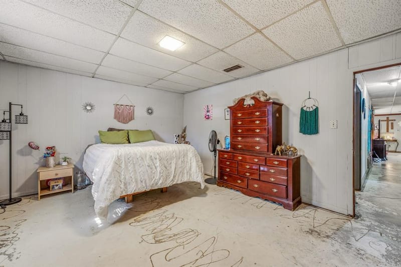 609 E Labadie Avenue, De Leon TX 76444 - Photo 17