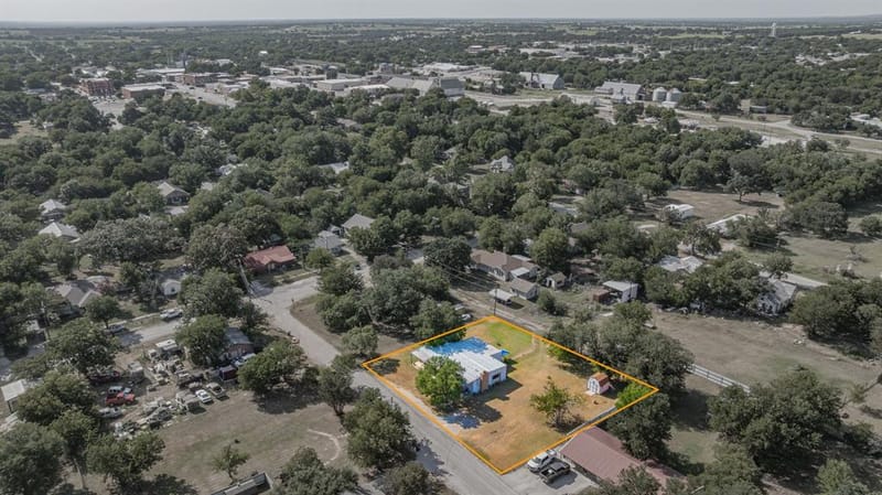 609 E Labadie Avenue, De Leon TX 76444 - Photo 22
