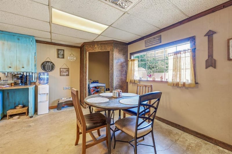609 E Labadie Avenue, De Leon TX 76444 - Photo 7