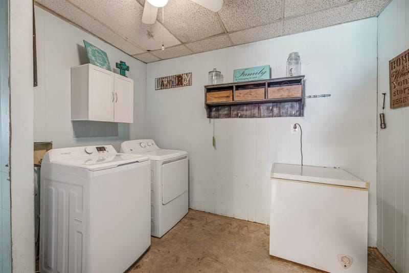 609 E Labadie Avenue, De Leon TX 76444 - Photo 11