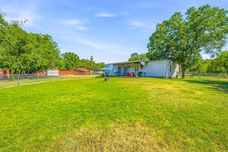 609 E Labadie Avenue, De Leon TX 76444 - Photo 19
