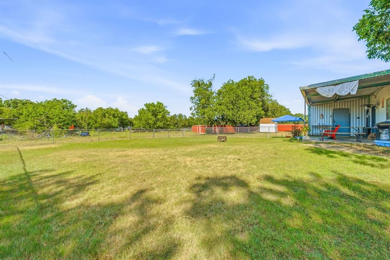 609 E Labadie Avenue, De Leon TX 76444 - Photo 21