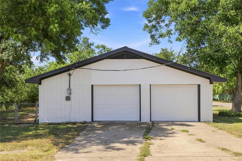 209 S Austin Street, De Leon TX 76444 - Photo 23