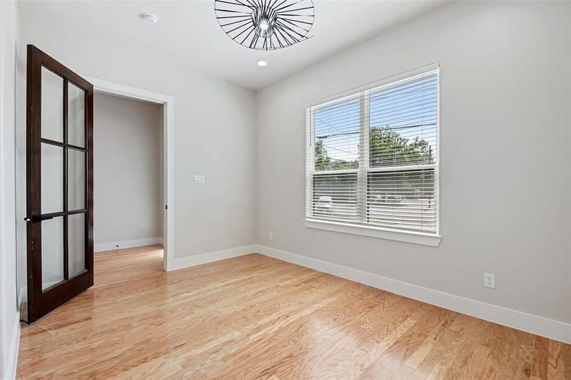409 N Rogers Street, Waxahachie TX 75165 - Photo 5