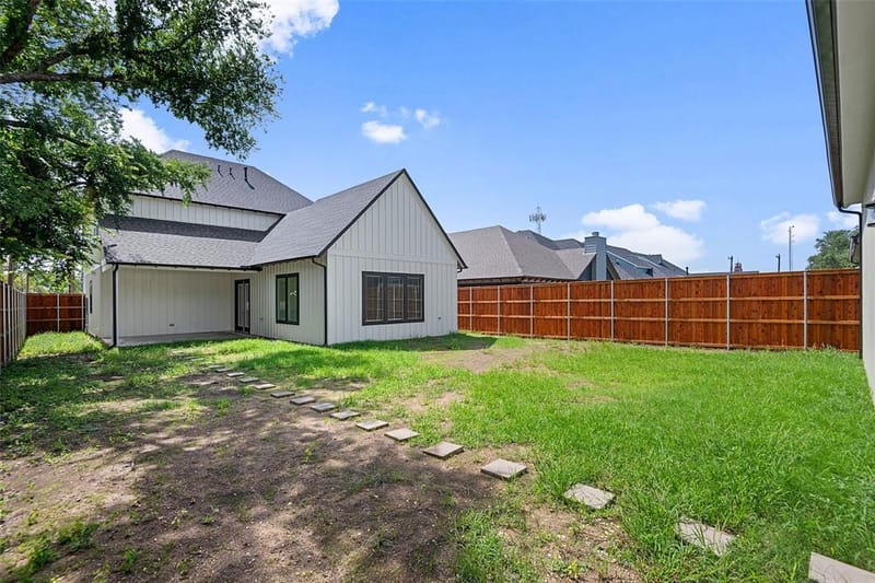 409 N Rogers Street, Waxahachie TX 75165 - Photo 9