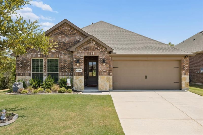 3440 Brady Starr Drive, Aubrey TX 76227