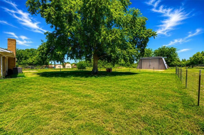 2102 Hill Top Circle, Weatherford TX 76085 - Photo 27