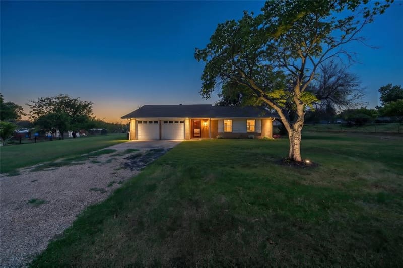 2102 Hill Top Circle, Weatherford TX 76085 - Photo 36