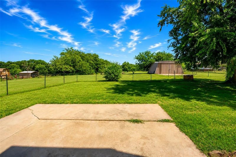 2102 Hill Top Circle, Weatherford TX 76085 - Photo 31