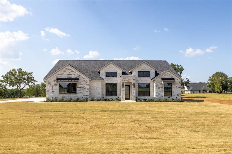 114 Red Bud Road, Boyd TX 76023