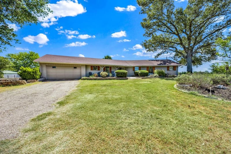 8727 S Fm 69, Como TX 75431