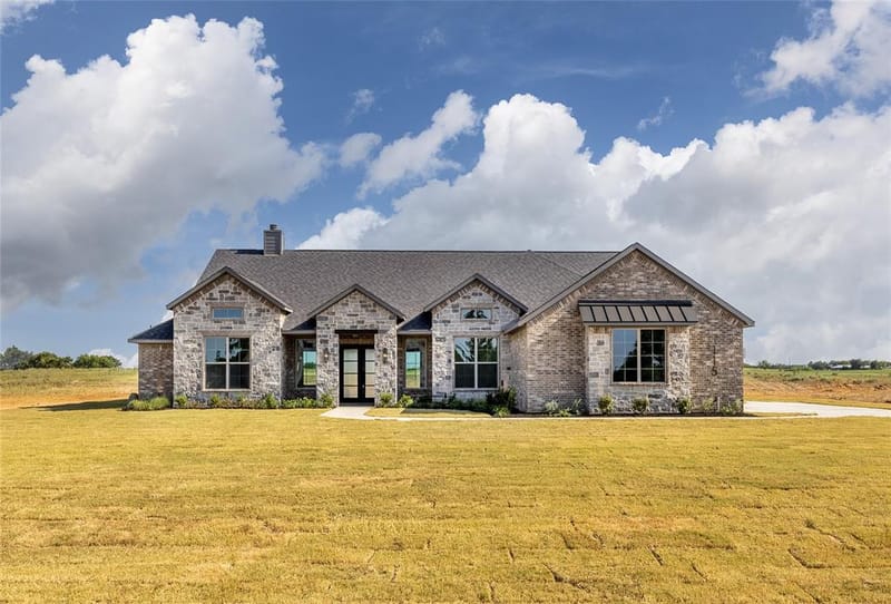 115 Red Bud Road, Boyd TX 76023