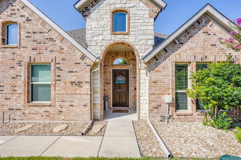 106 Hannah Court, Weatherford TX 76085 - Photo 2