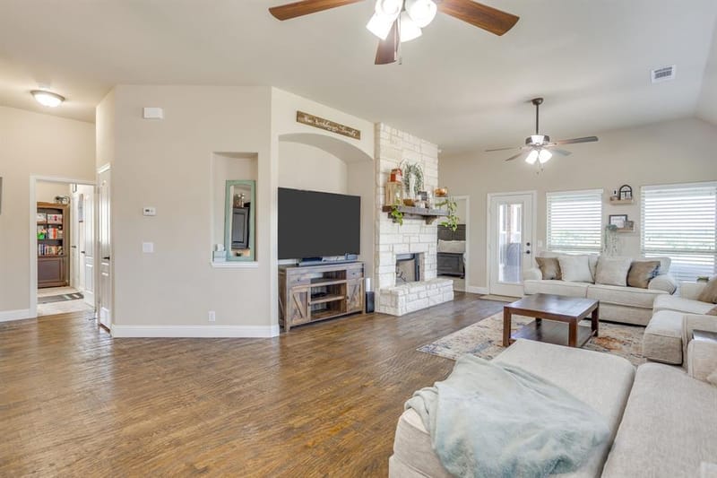 106 Hannah Court, Weatherford TX 76085 - Photo 6