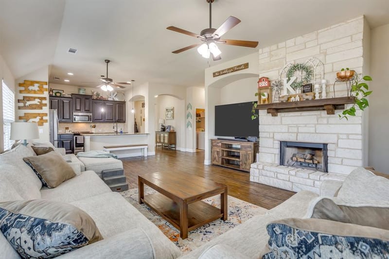 106 Hannah Court, Weatherford TX 76085 - Photo 9