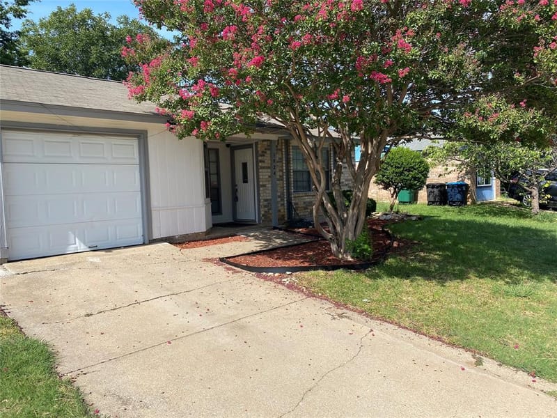 3824 Longmeadow Way, Fort Worth TX 76133