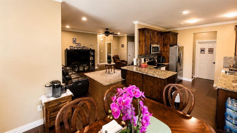315 E Brockett Street, Sherman TX 75090 - Photo 15