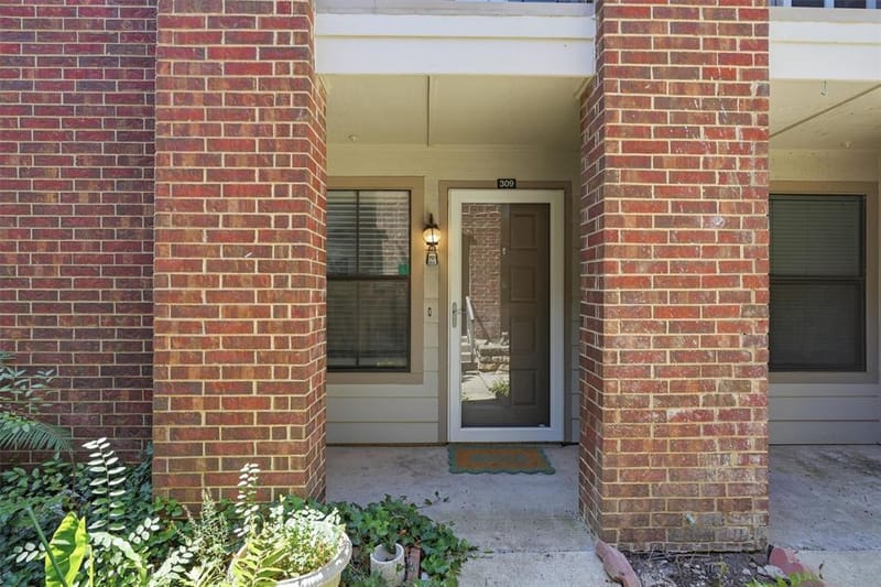 3201 Donnelly Circle # 309, Fort Worth TX 76107 - Photo 2
