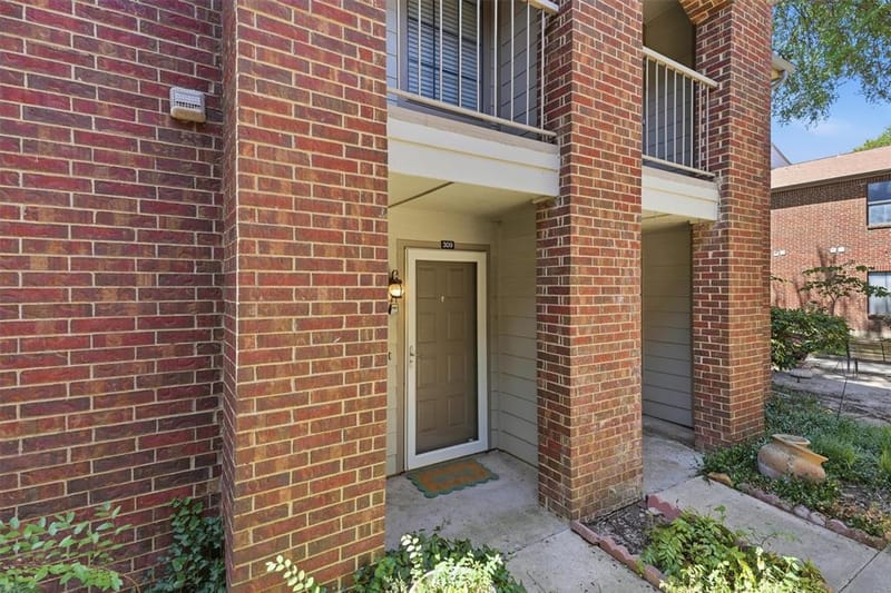 3201 Donnelly Circle # 309, Fort Worth TX 76107 - Photo 3